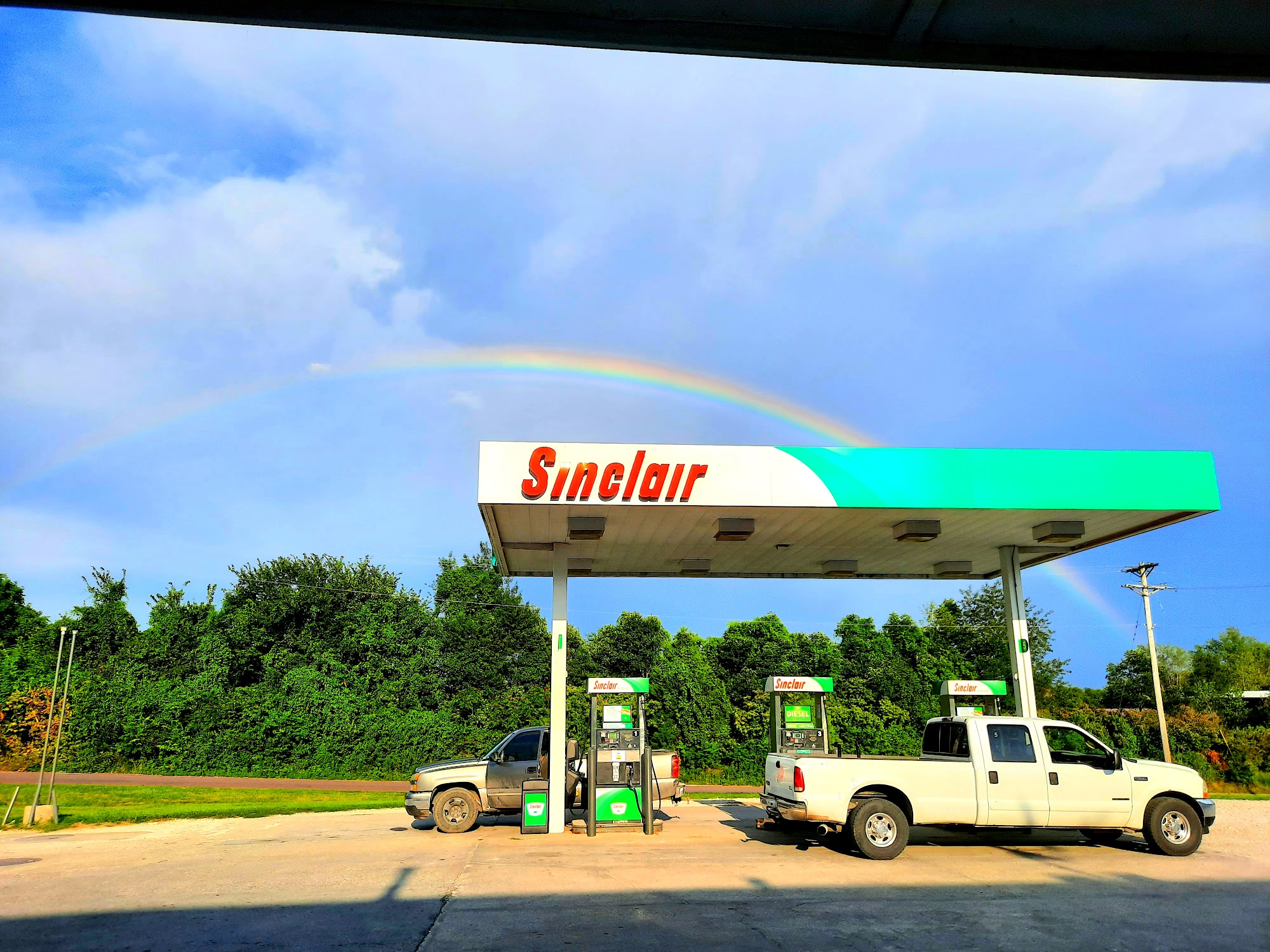 PEERY'S MARKET Sinclair Gas Station