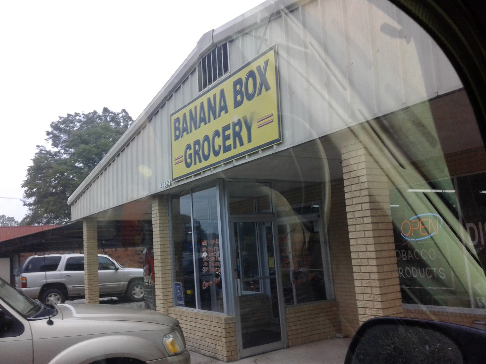 Banana Box Grocery