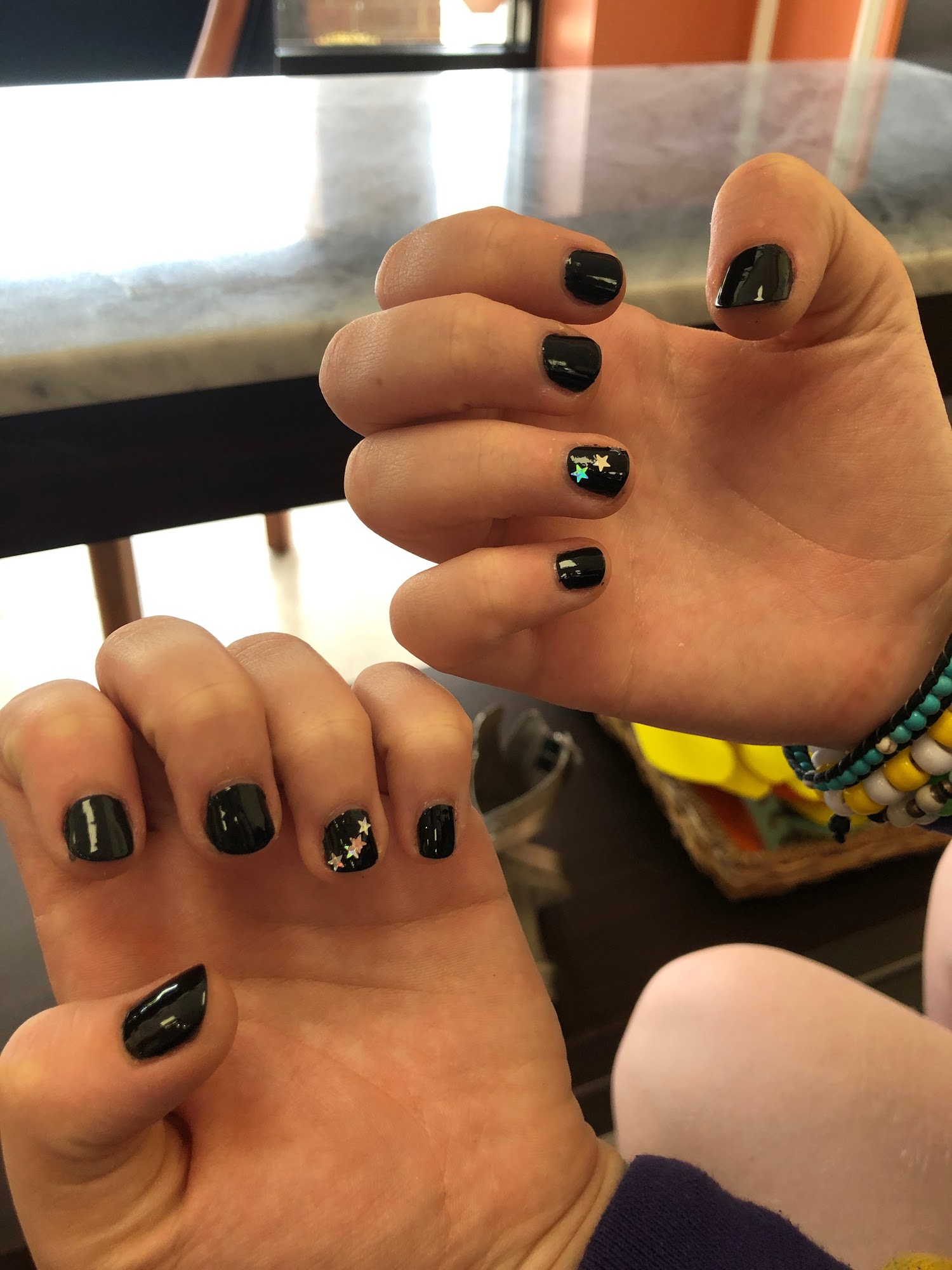 L E Nails