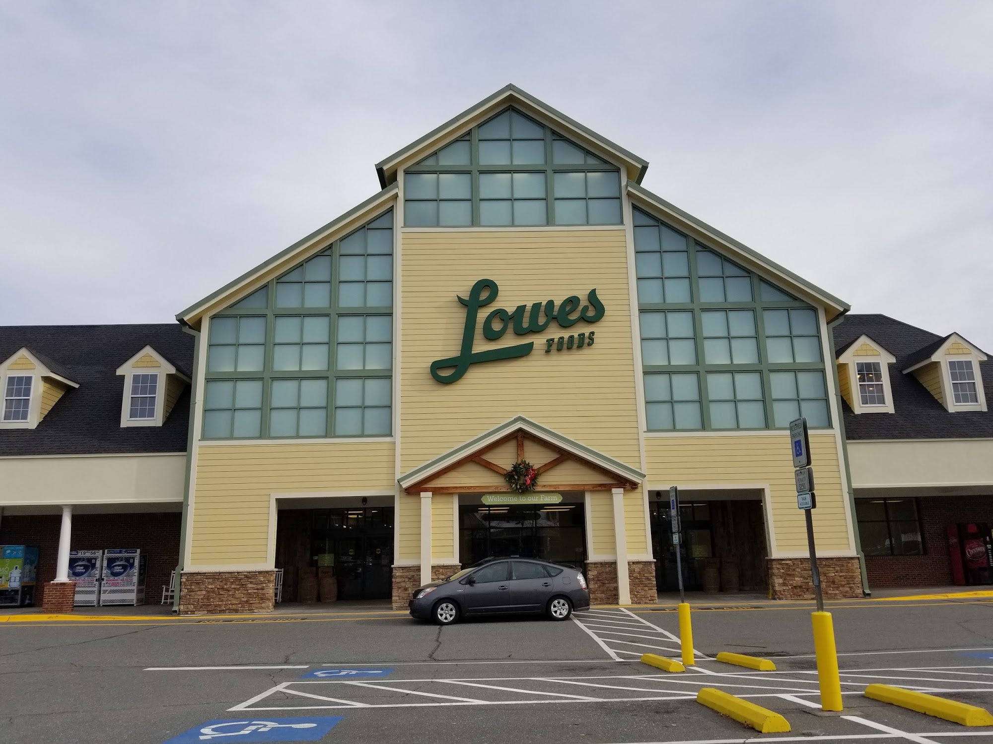 Lowes Foods of Lewisville