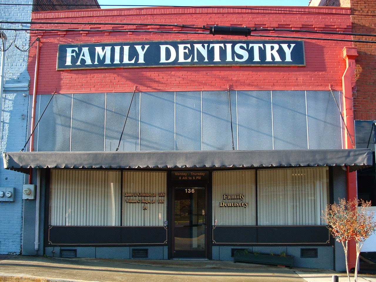 Crenshaw & Haight Family Dentistry: James E Crenshaw Jr DDS & William C Haight Jr DDS 136 E South Main St, Littleton North Carolina 27850