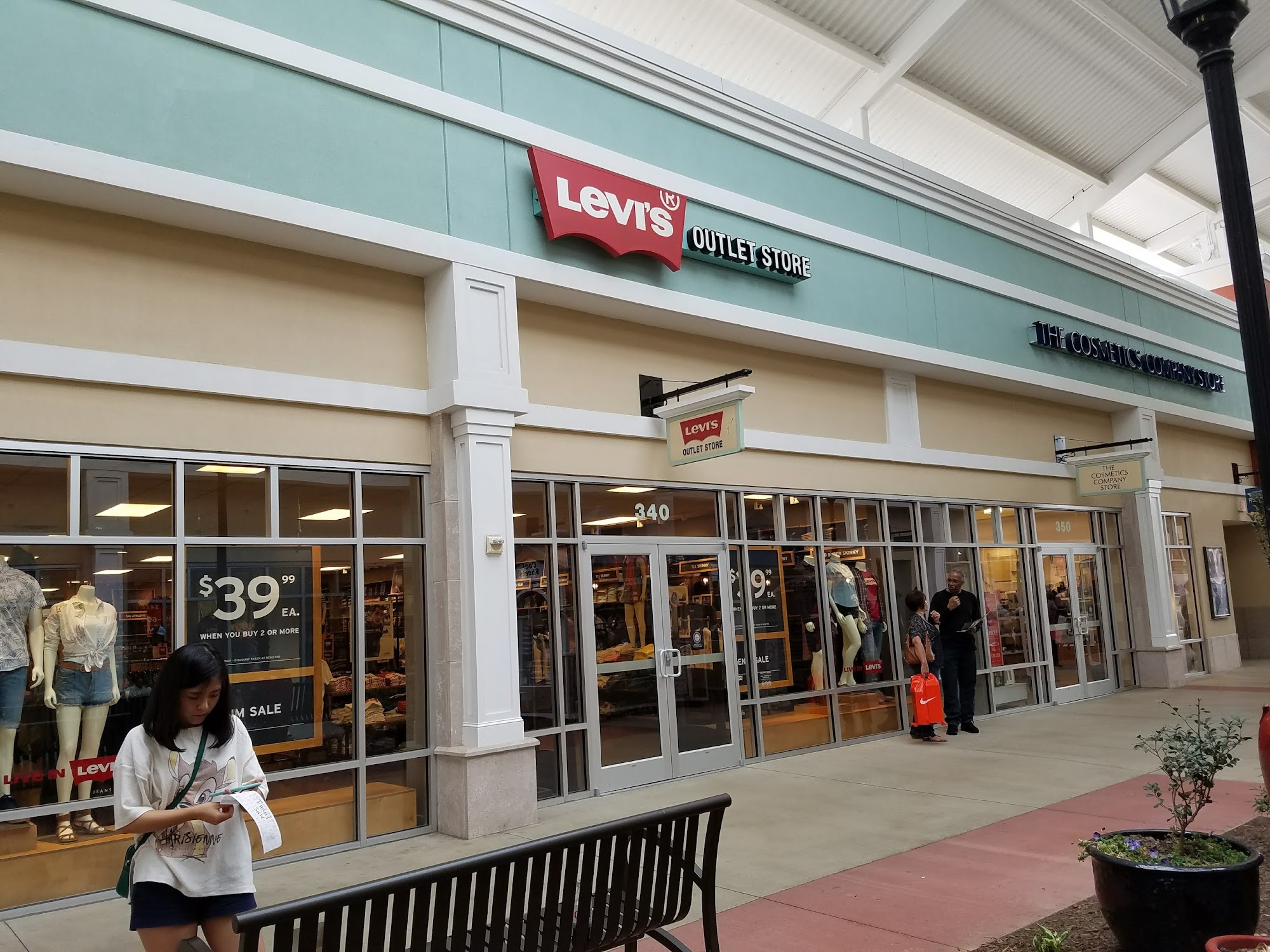 Levi’s Outlet Store