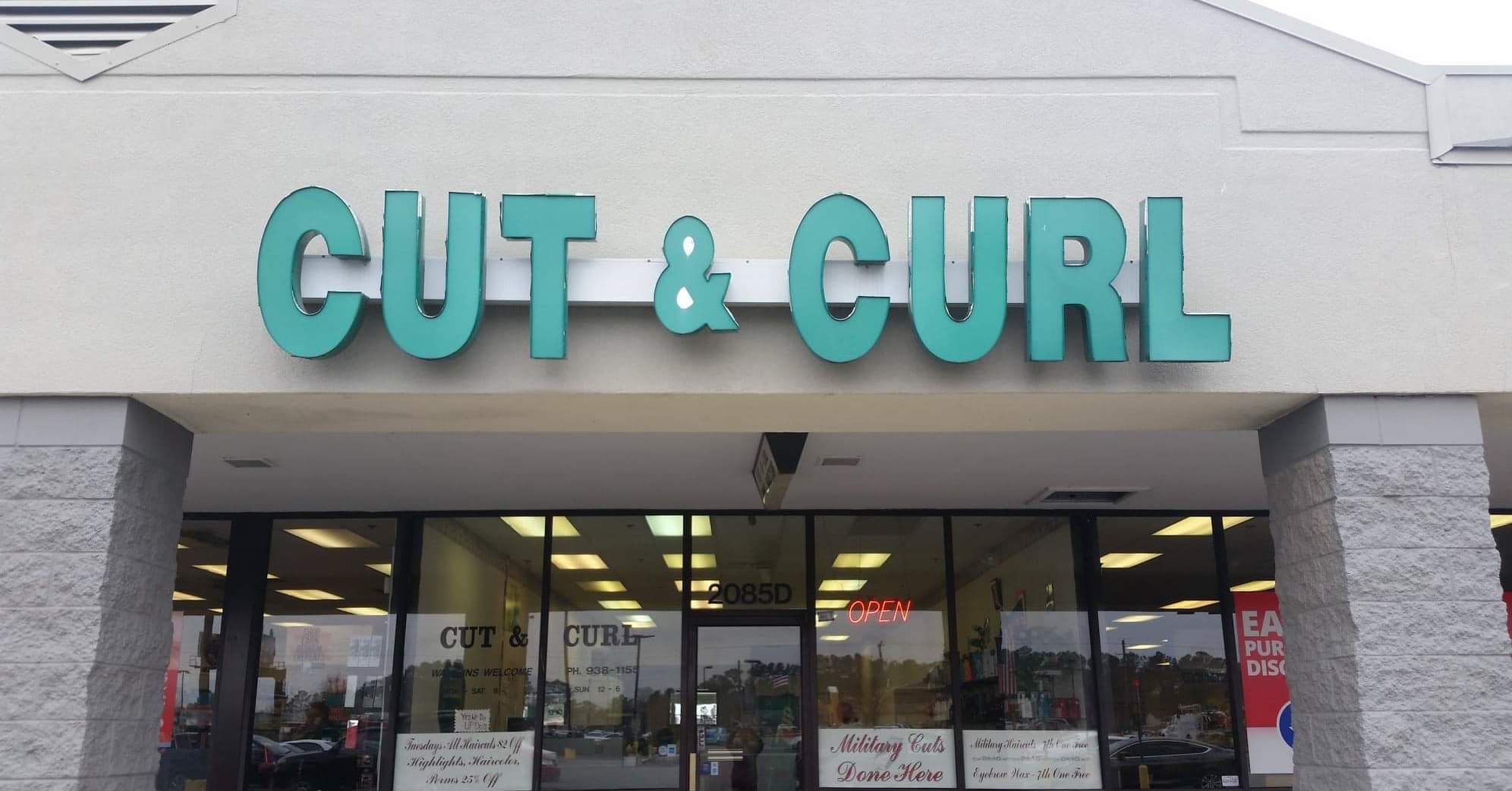 Cuts N' Curls Salon