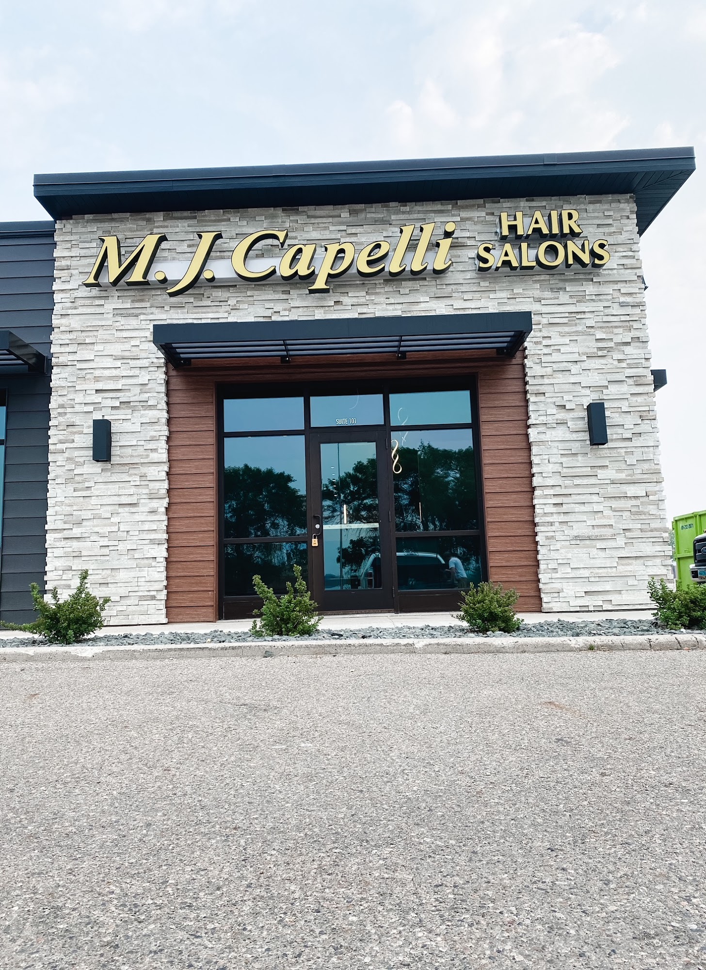 M.J. Capelli on 33rd Salon