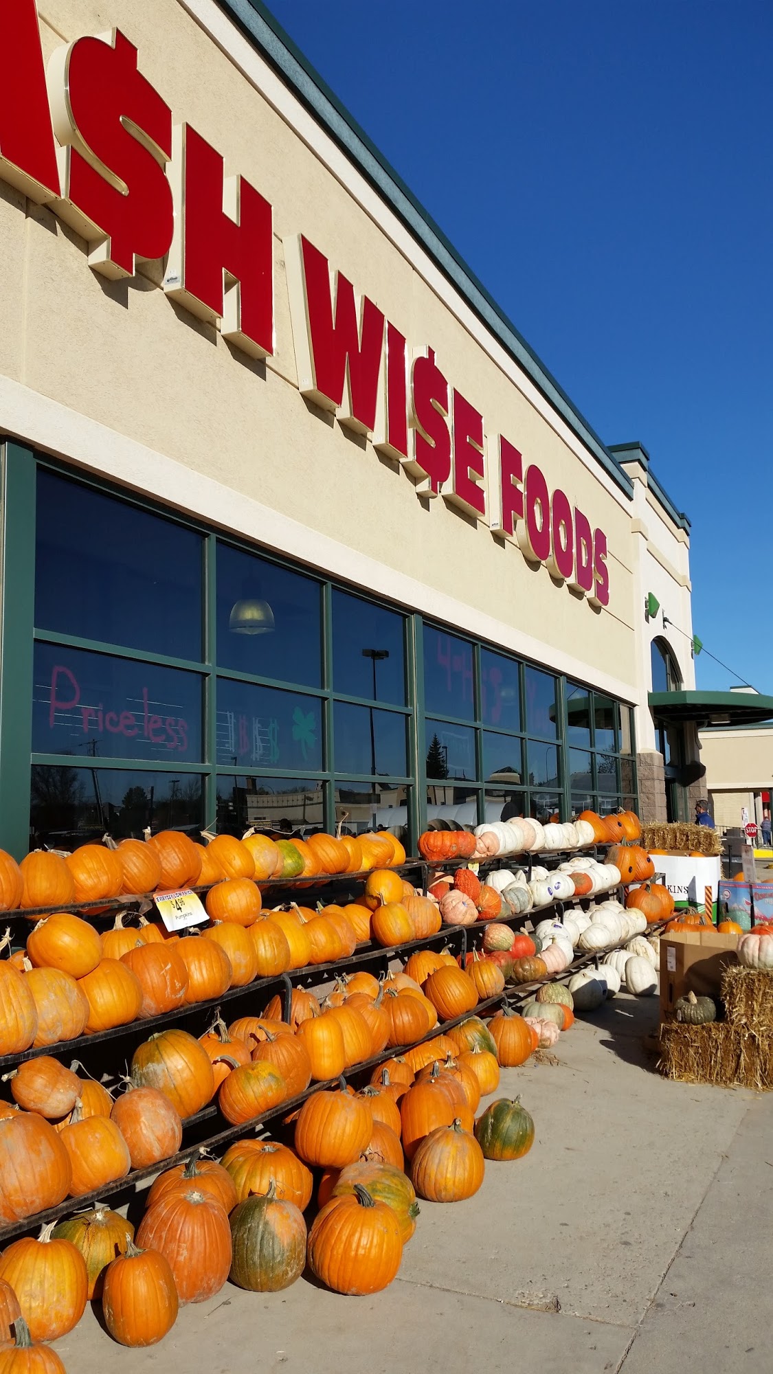 Cash Wise Foods Grocery Store Williston