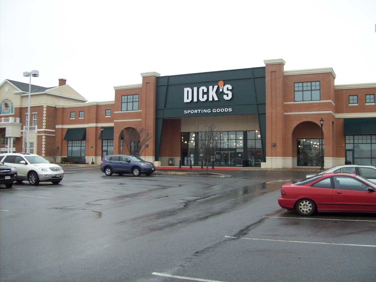 DICK'S Sporting Goods