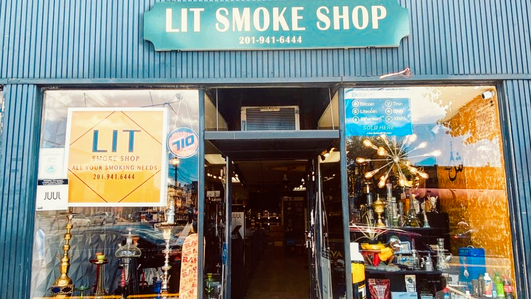 Lit smoke shop