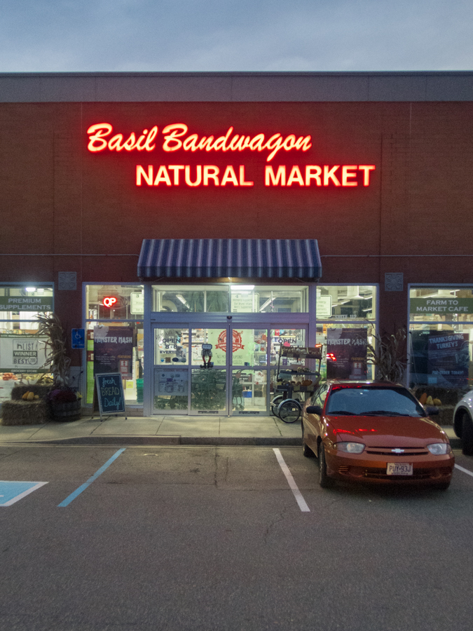 Basil Bandwagon Natural Market - Flemington