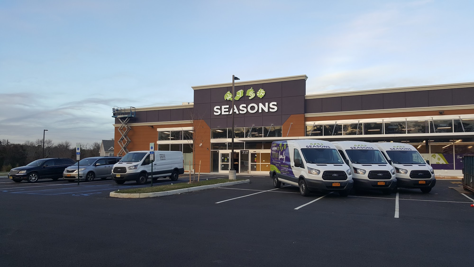 Seasons Lakewood - Kosher Supermarket