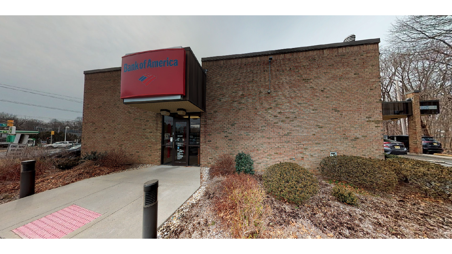 Bank of America (with Drive-thru ATM)