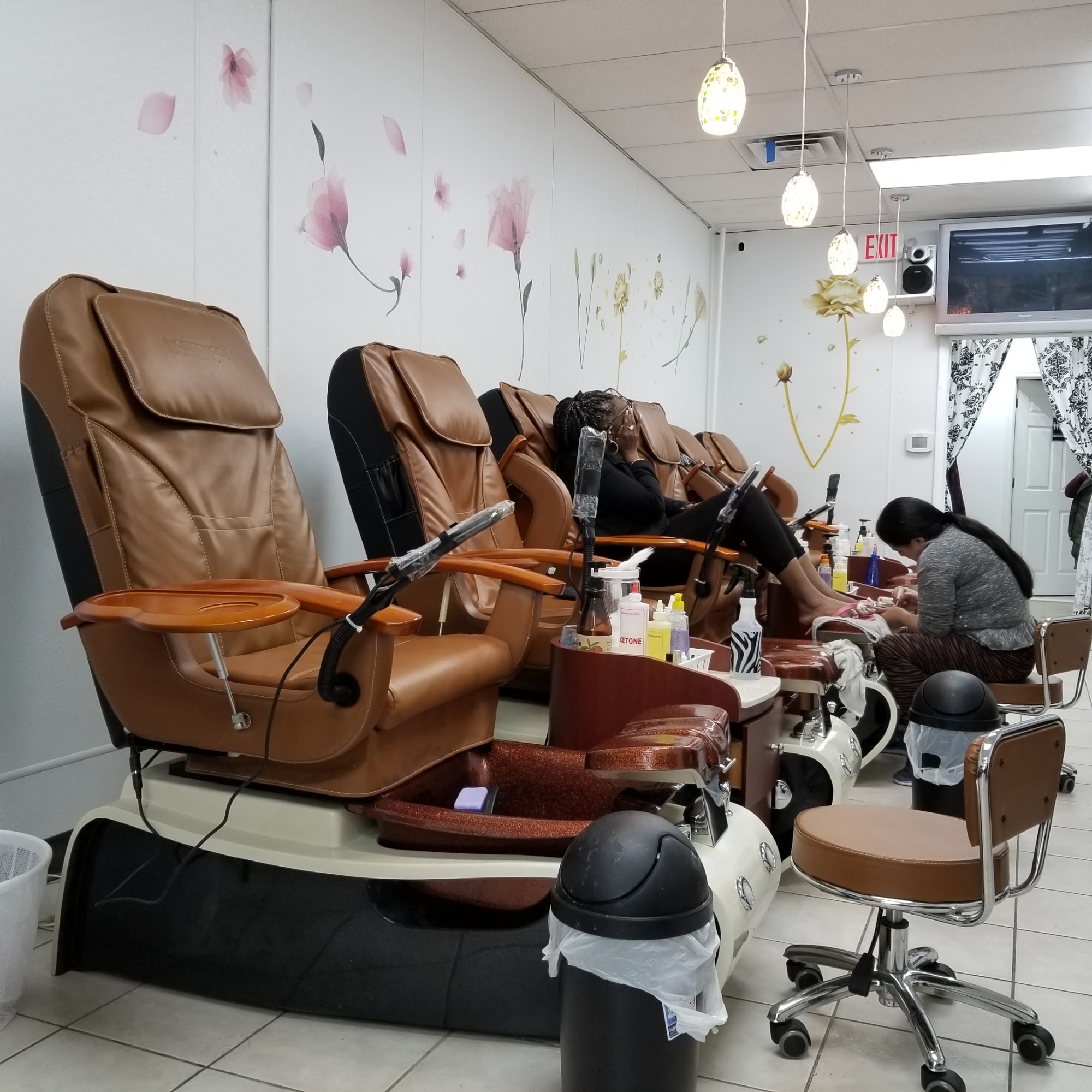 Care Nails and Spa