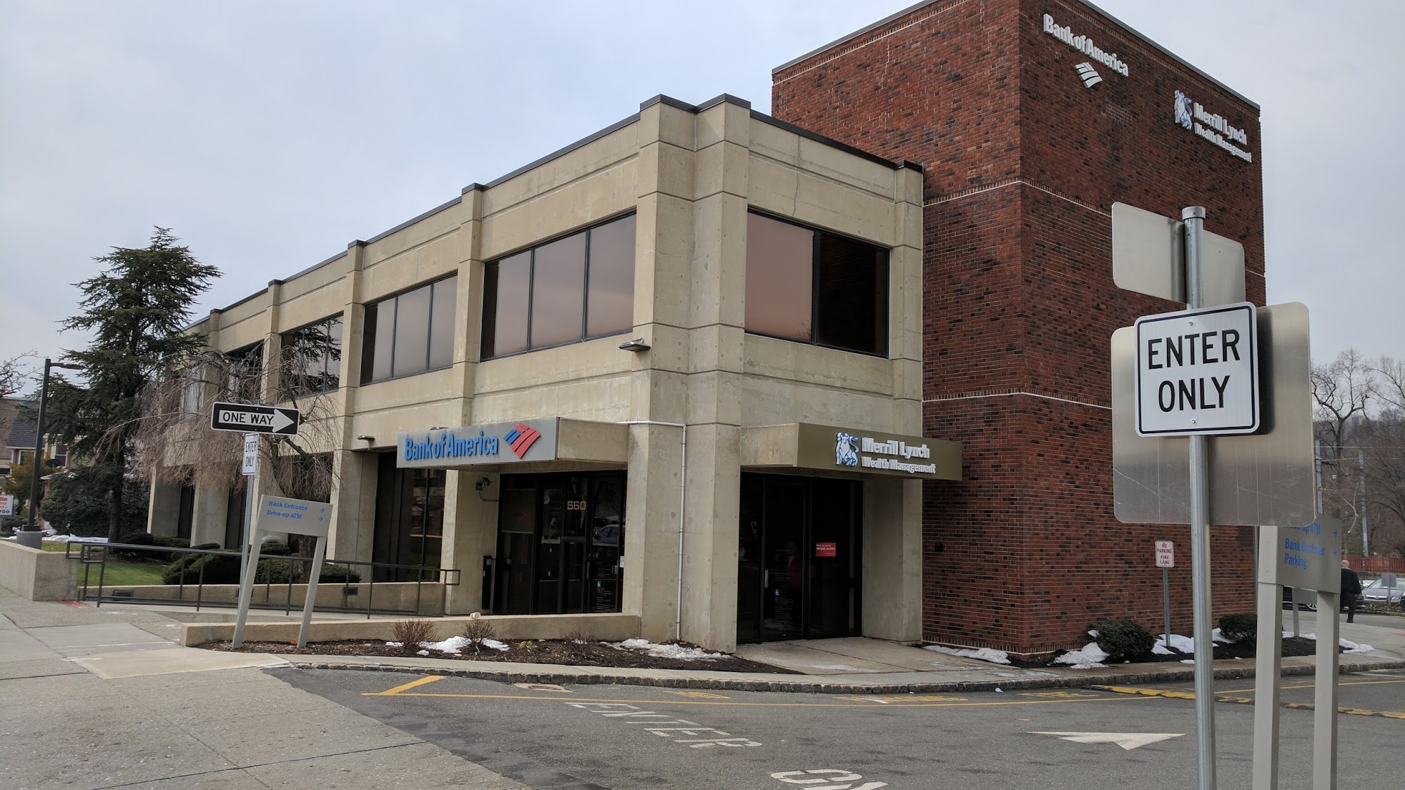 Bank of America (with Drive-thru ATM)