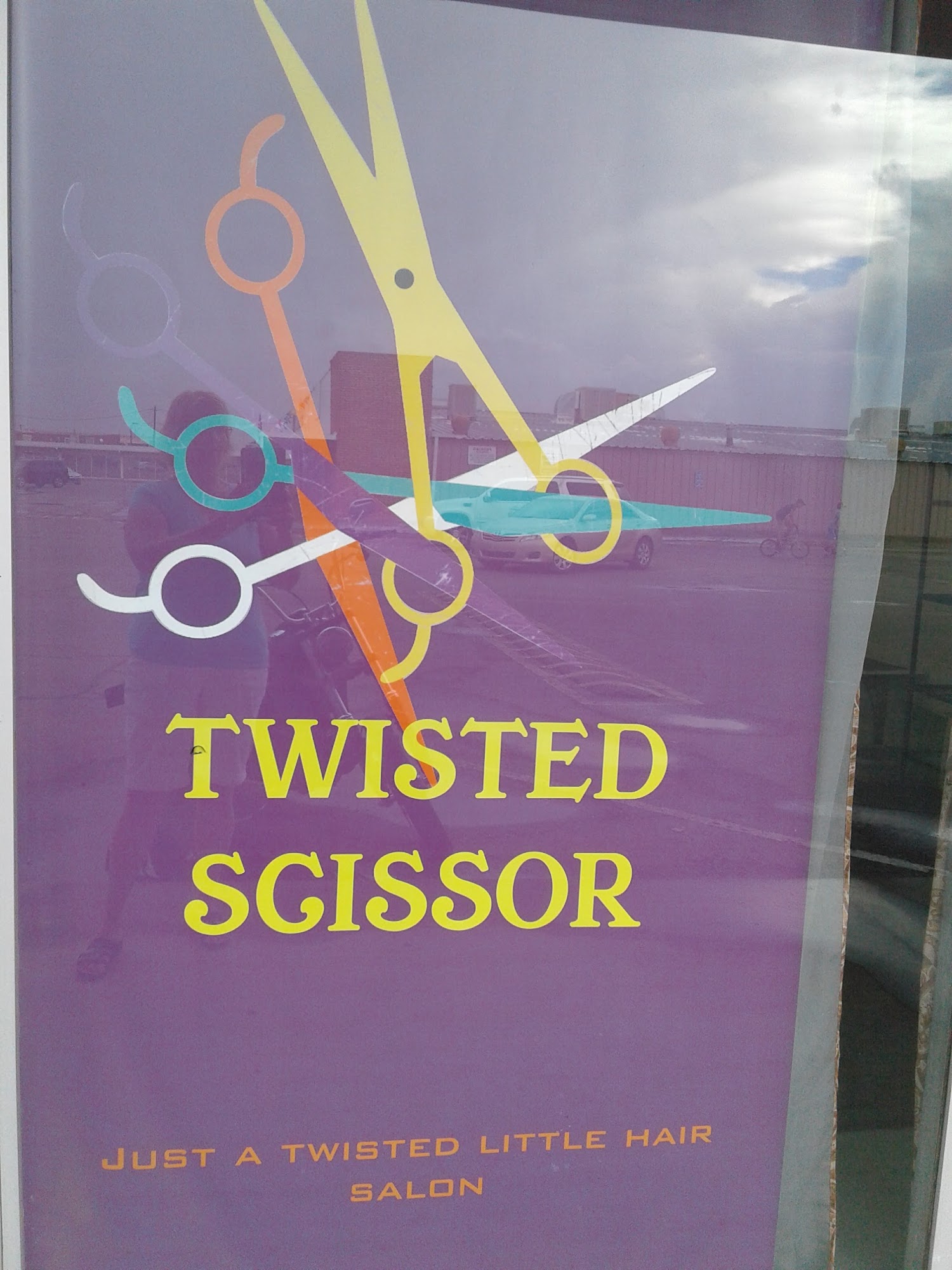 Twisted Scissor