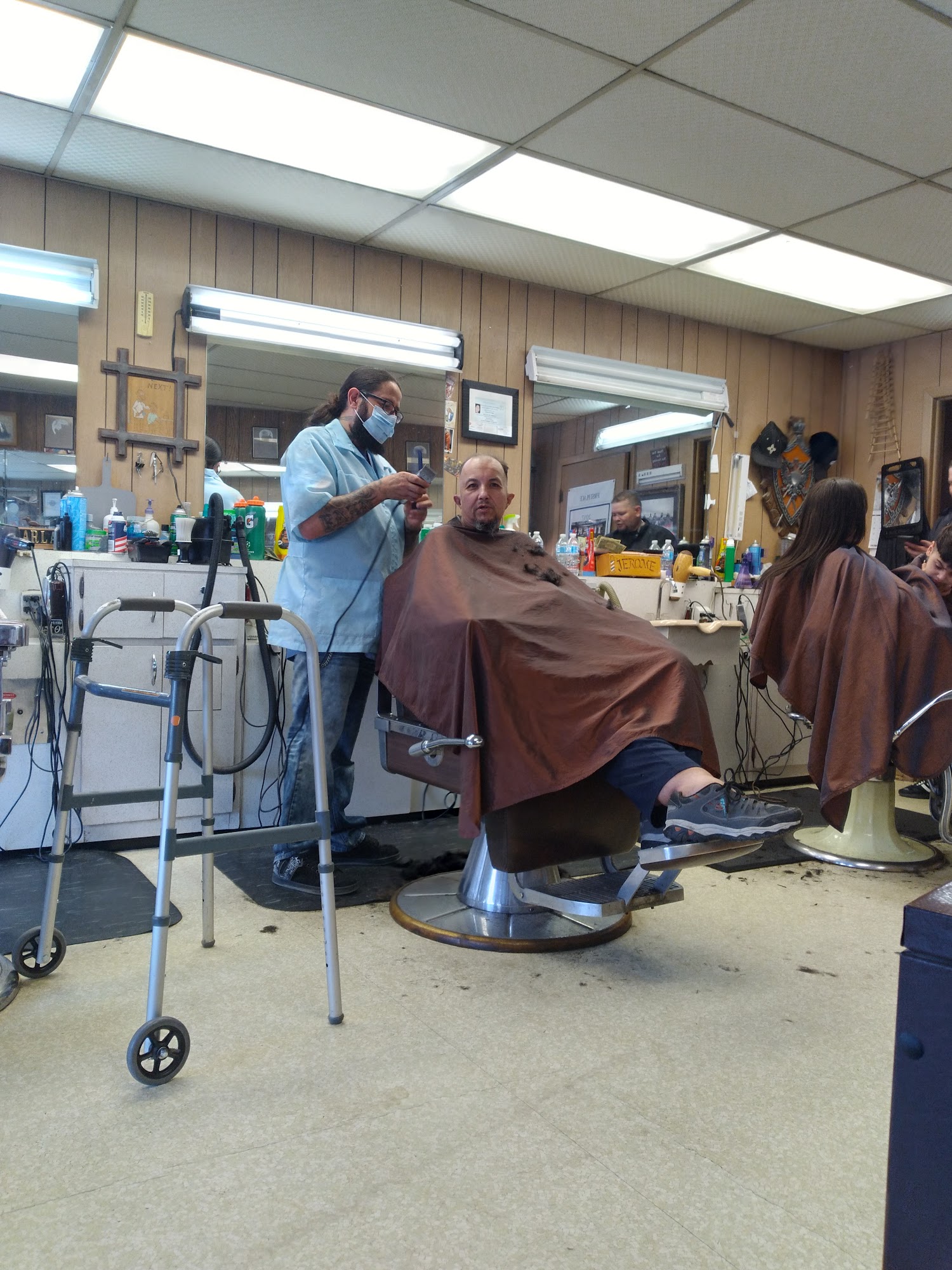 Johnny’s Barbershop