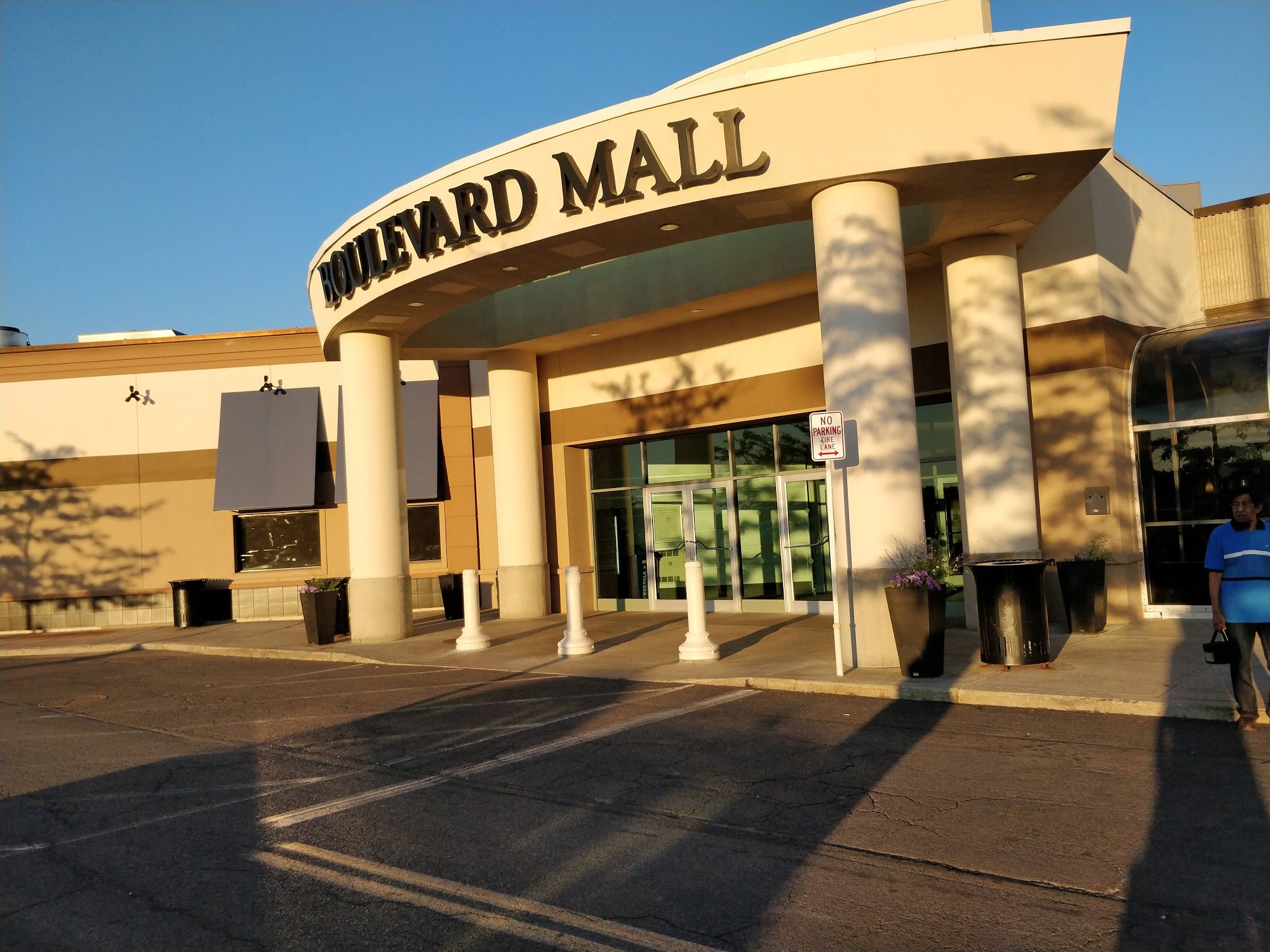 Boulevard Mall