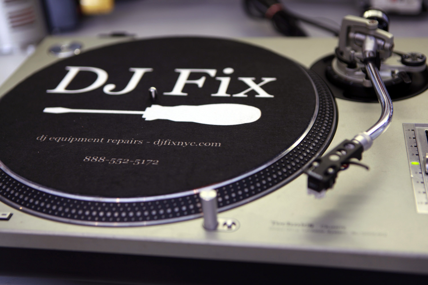 DJ Fix - DJ and Synth Repair