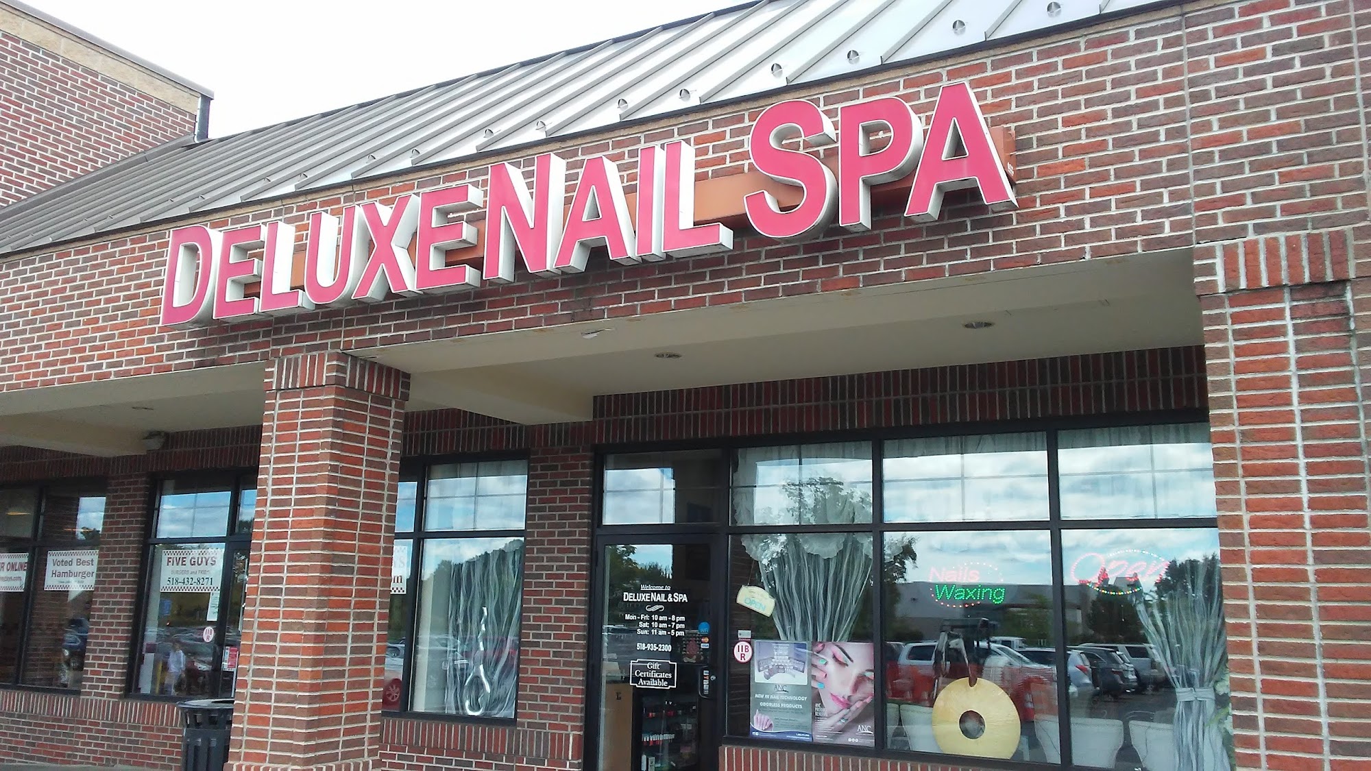 Deluxe Nail & Spa