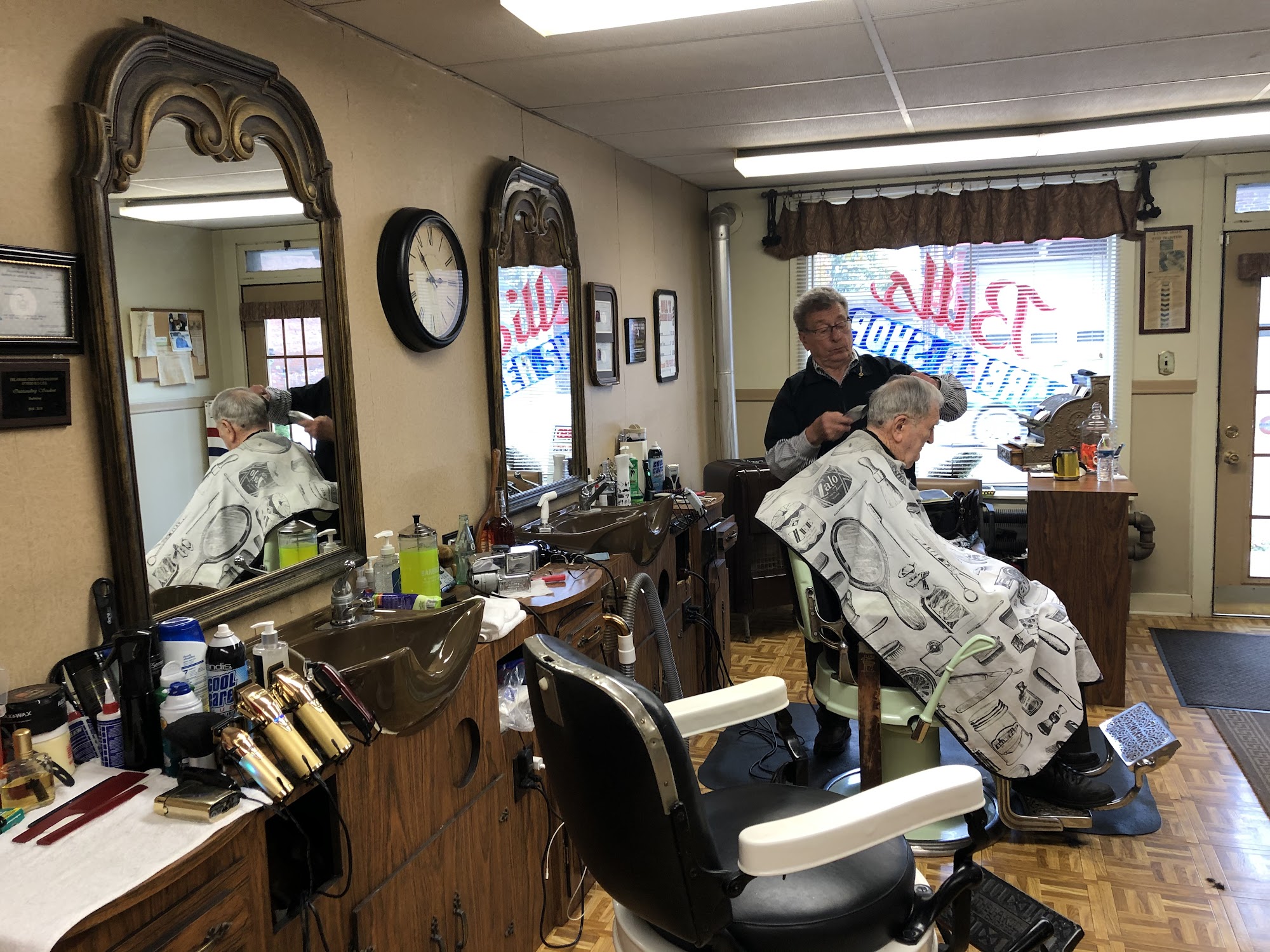 Bill's Barber Shop