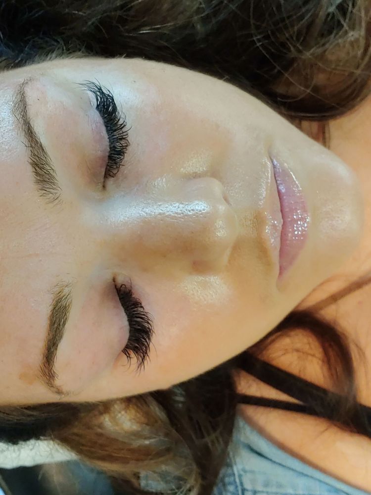 Rebecca's Eyelash Application