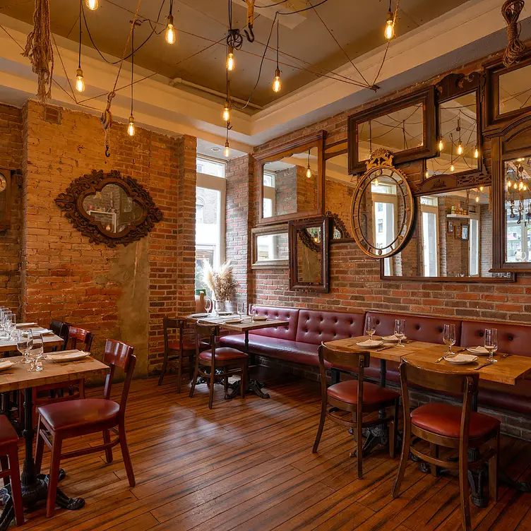 Photo credit: opentable