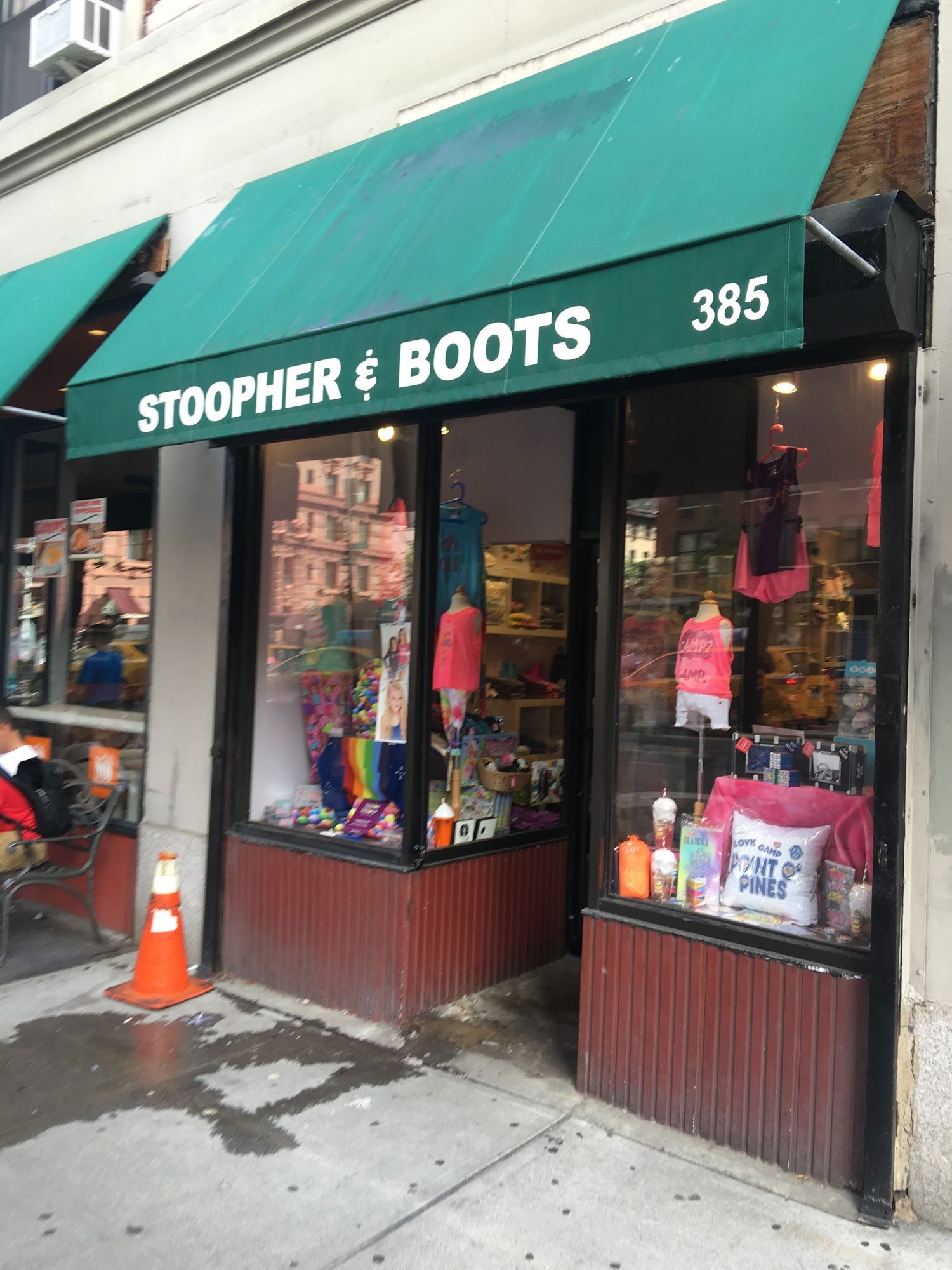 Stoopher & Boots