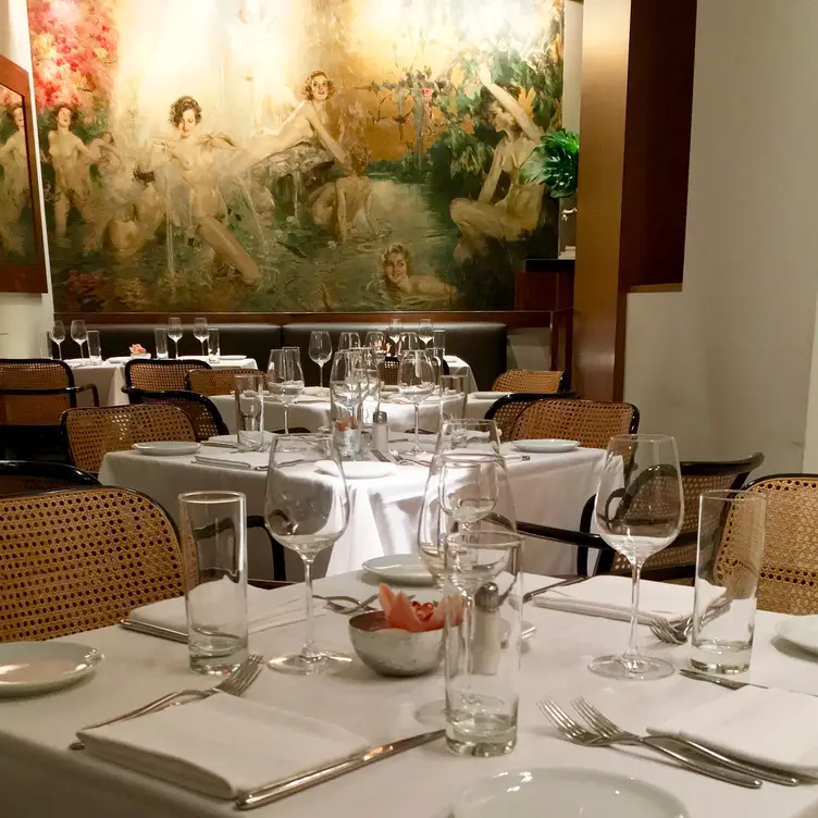 Photo credit: opentable