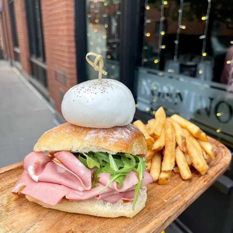 Photo credit: opentable