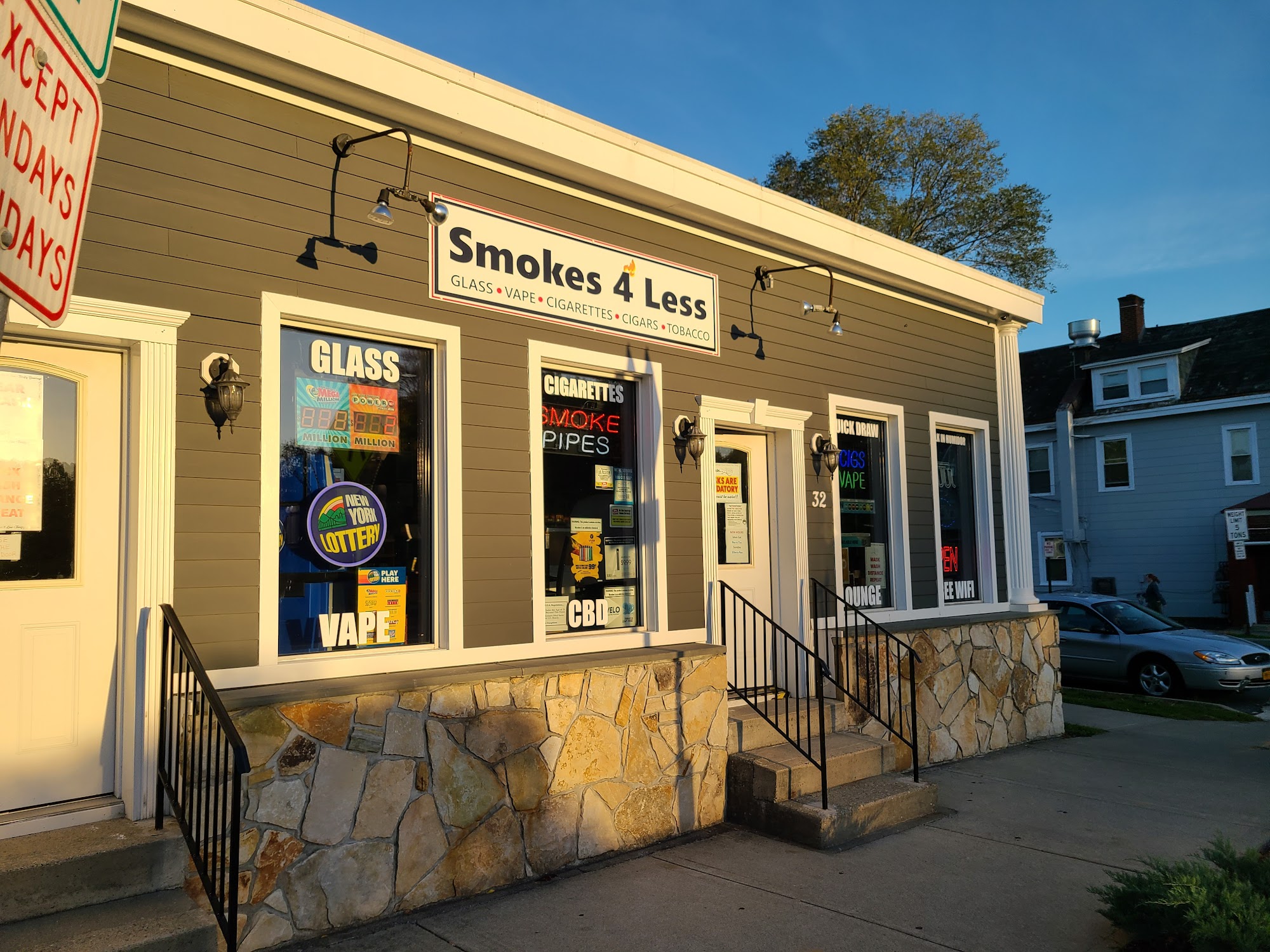 Smokes 4 Less (Raymond Ave)