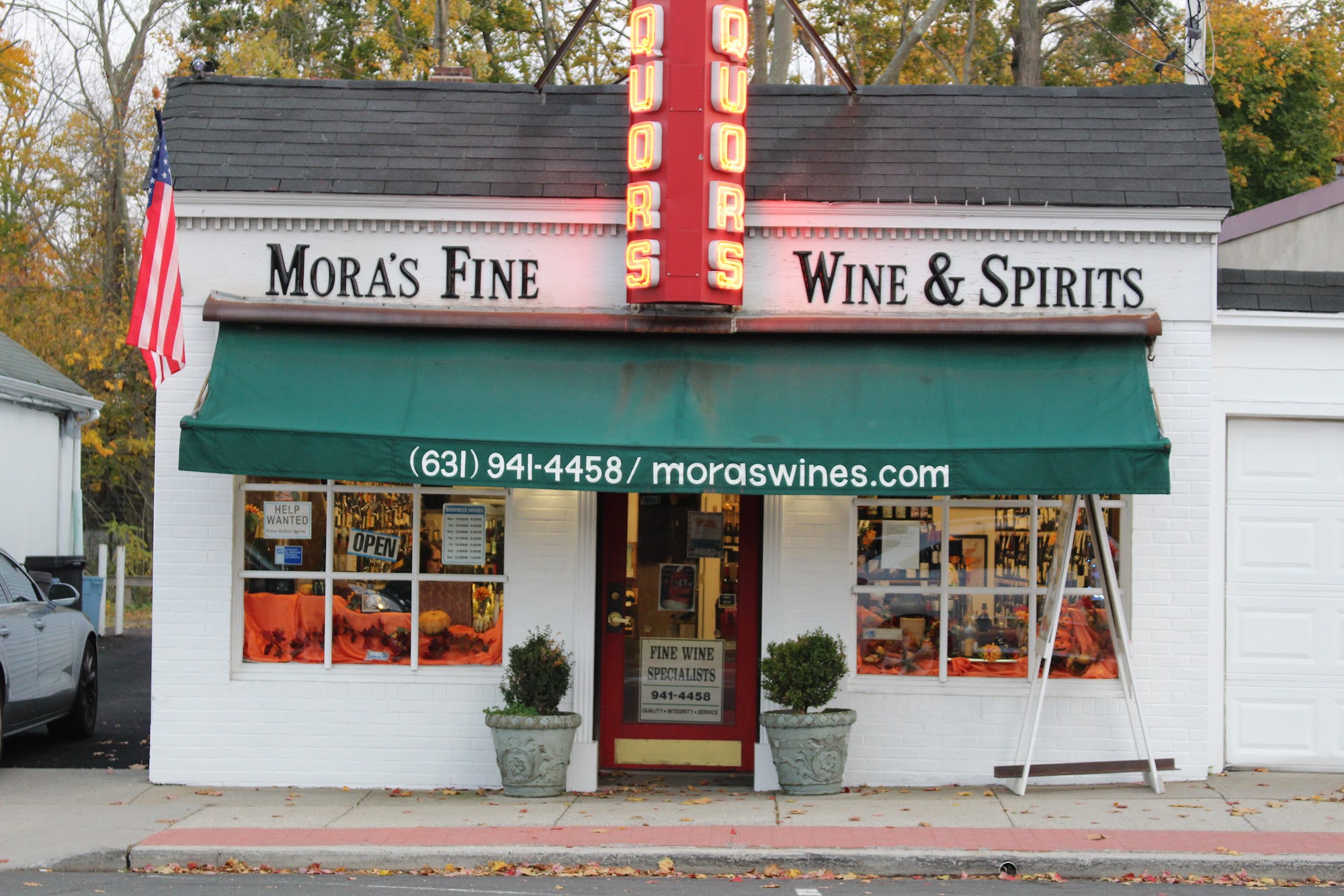 Mora's Fine Wine & Spirits