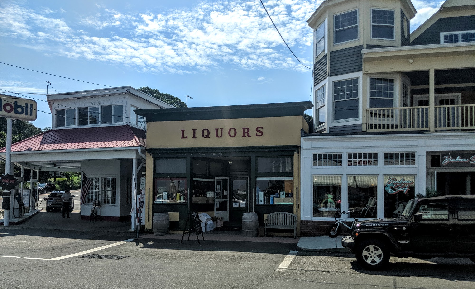 Manikas Liquor Shop