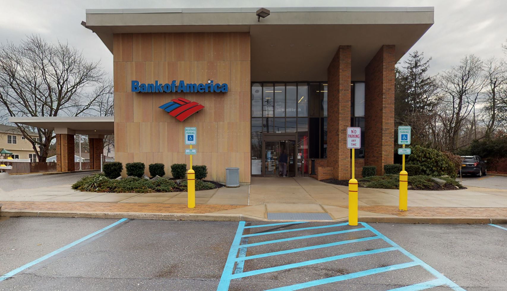 Bank of America (with Drive-thru ATM)