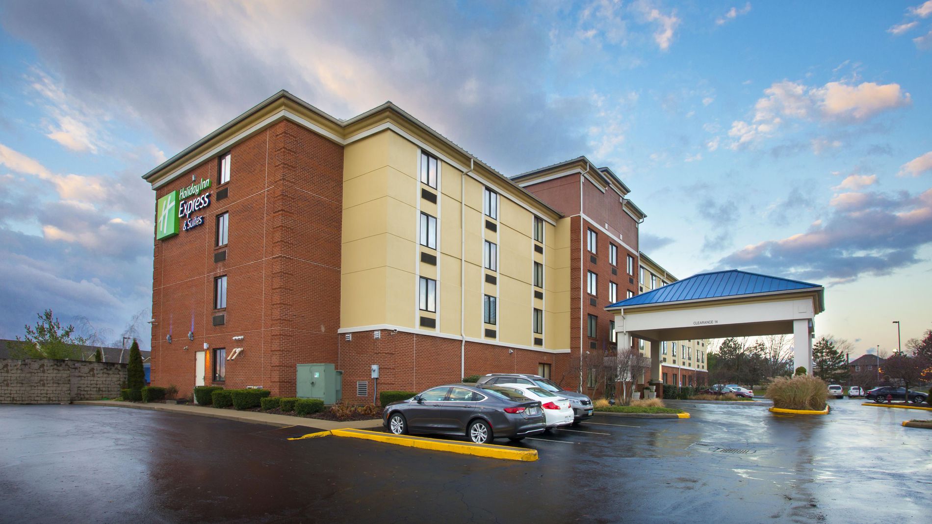 Holiday Inn Express & Suites Columbus Airport, an IHG Hotel
