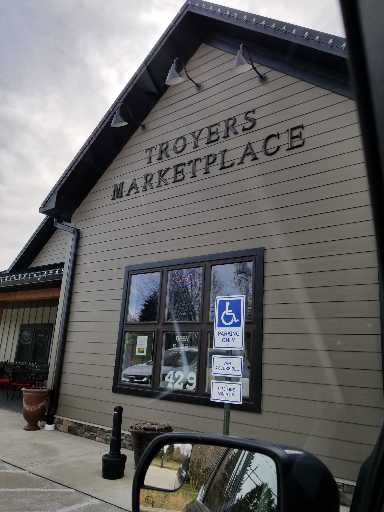 Troyer's Marketplace