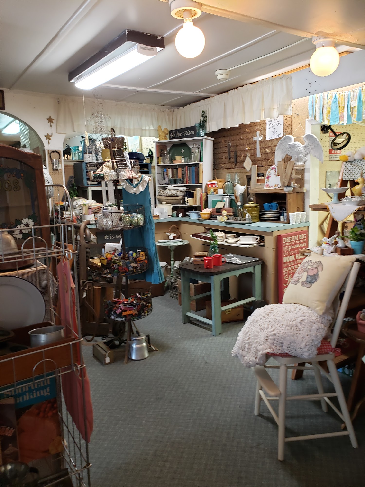 This-N-That Antiques/Collectibles