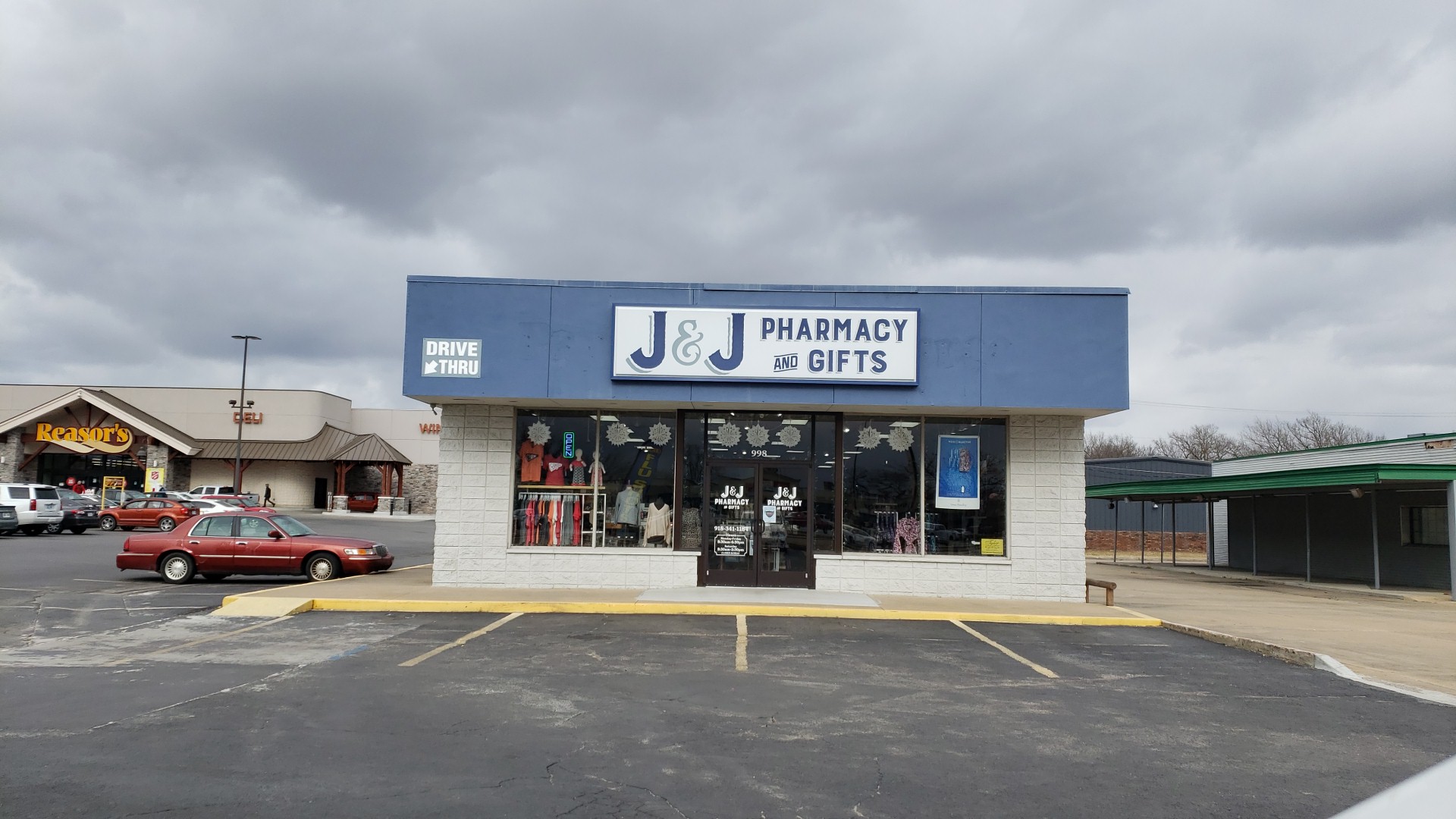 J & J Pharmacy & Gifts