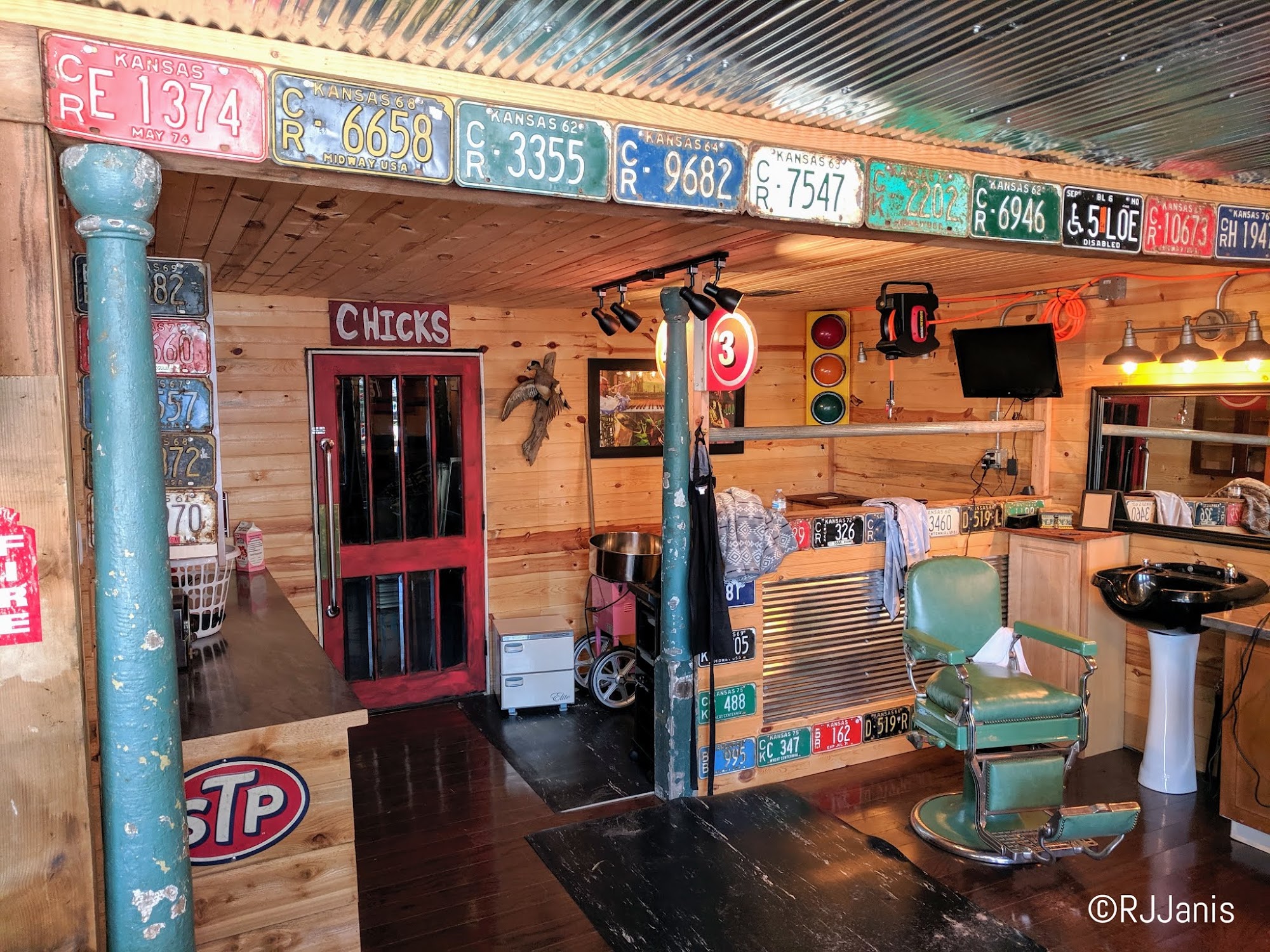 Creative Cuts Barber Shop (formerly Central Barber Shop)