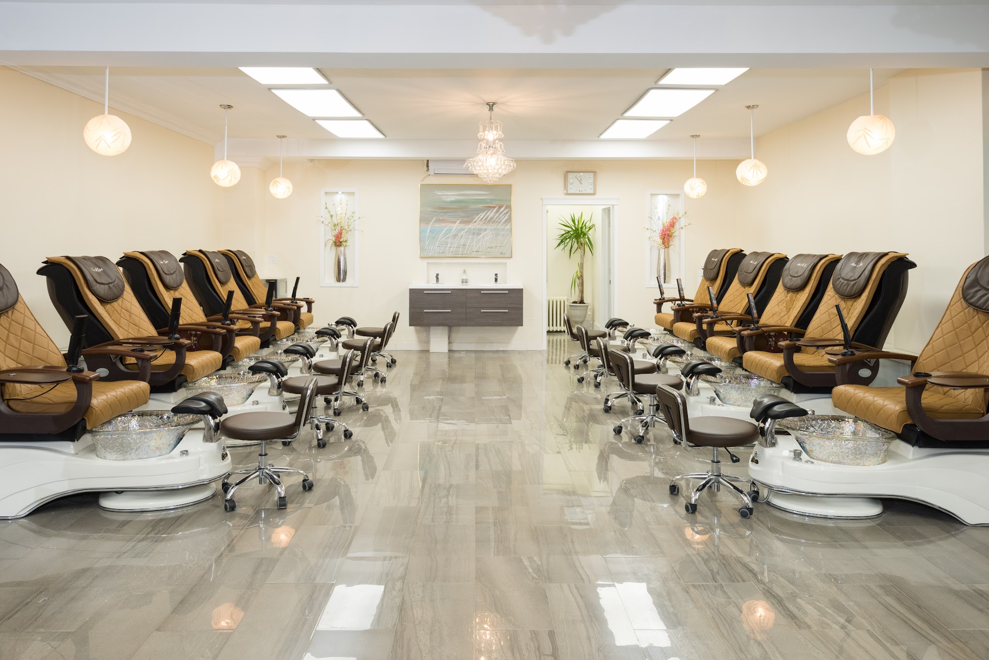 Ana's Nail Boutique & Spa (BLOOR)