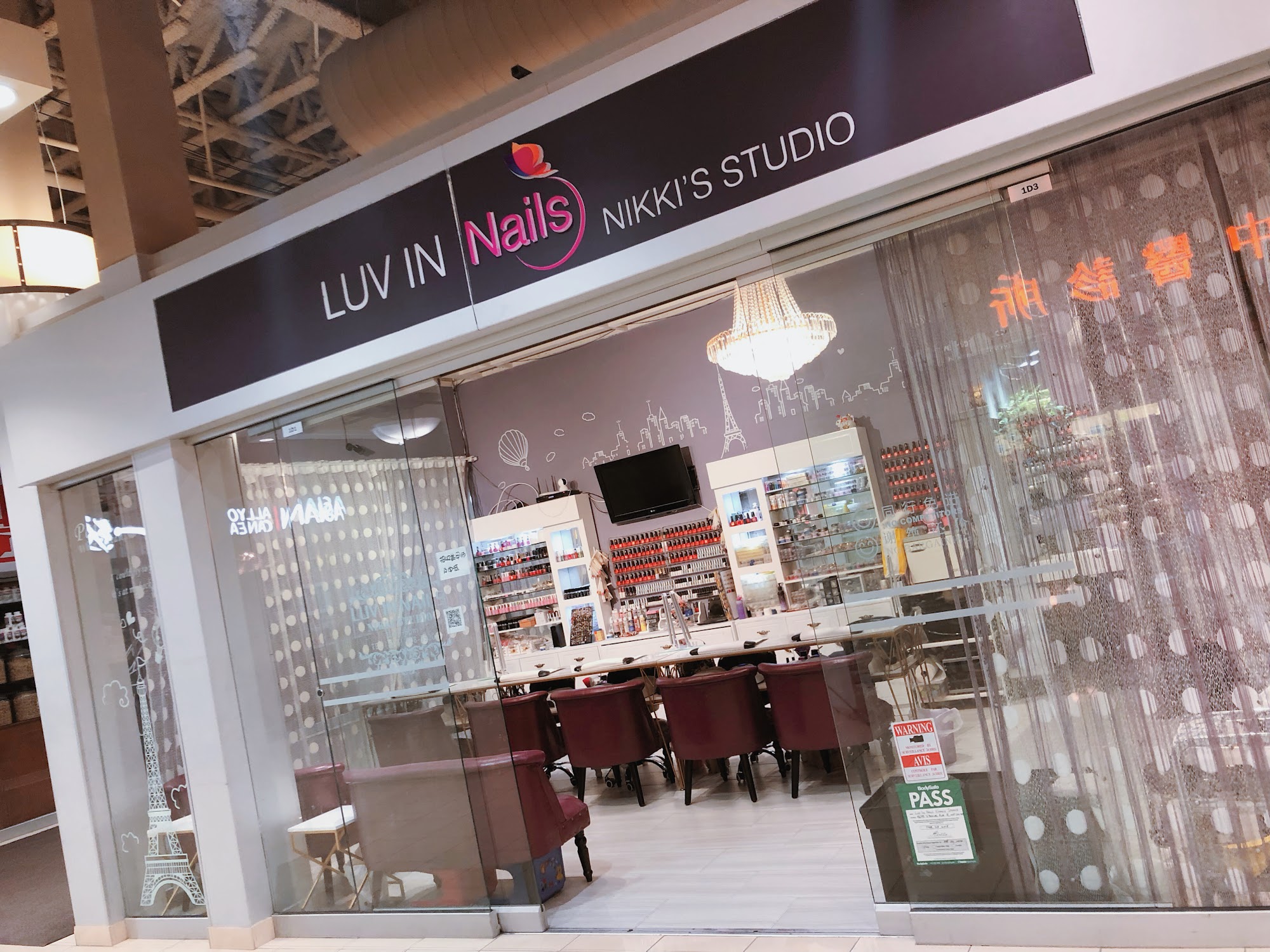 Luv'in Nails Nikki Studio
