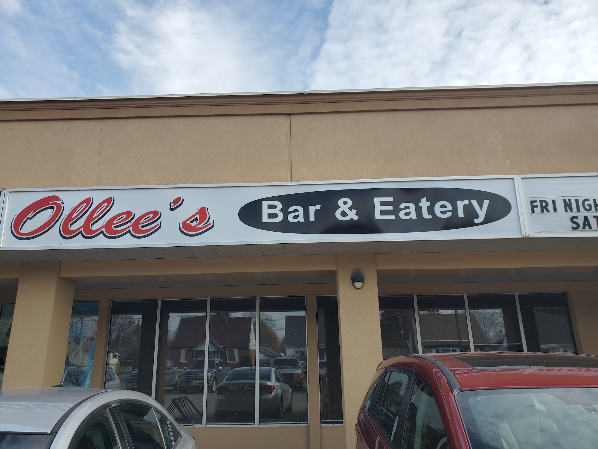 Ollee's Bar & Eatery