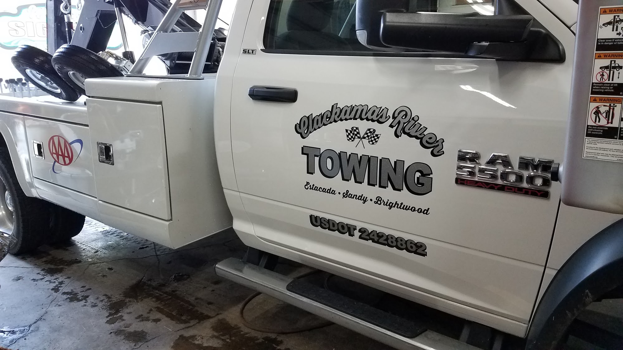 Clackamas River Towing and Auto Salvage