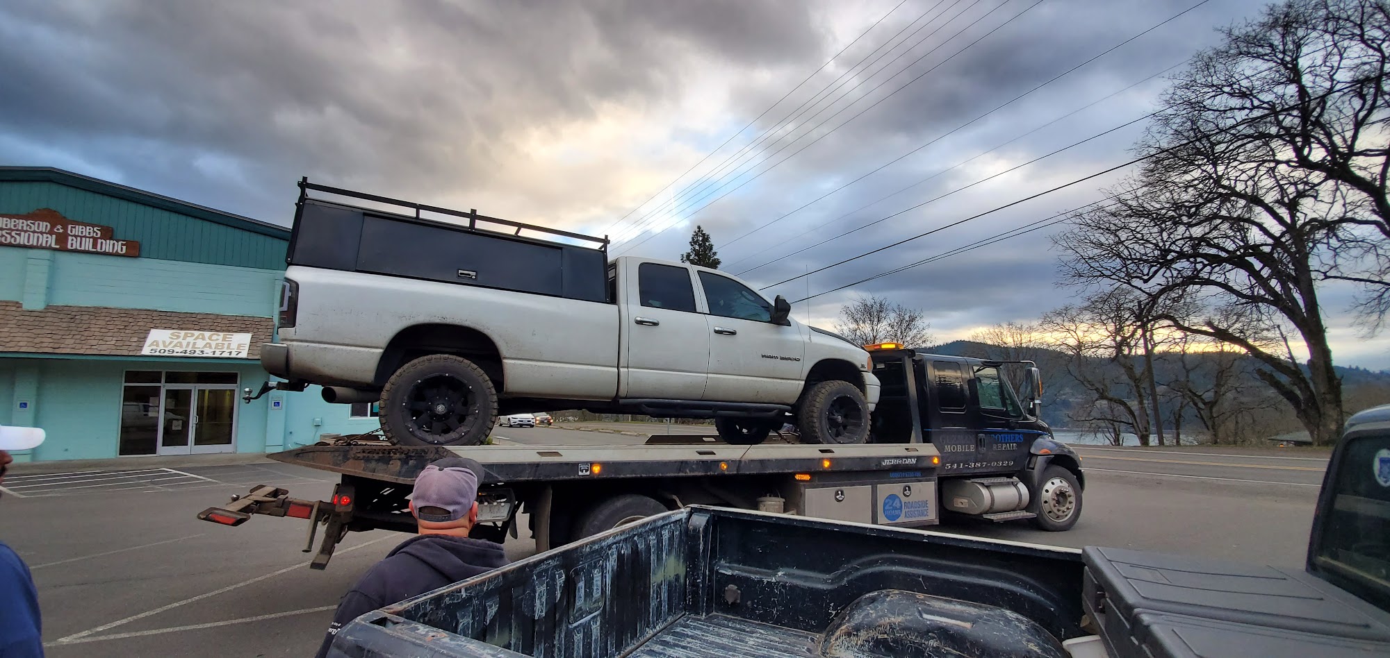 Guzman Brothers Mobile Repair and Towing