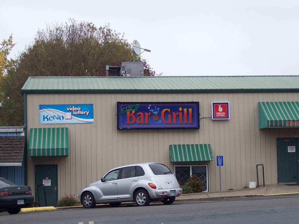 Kin's Bar & Grill