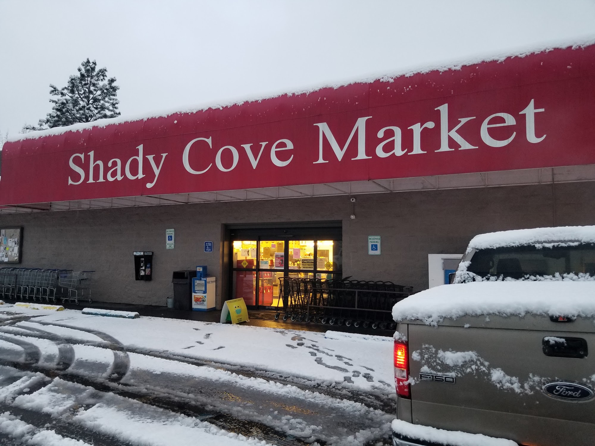 Shady Cove Market
