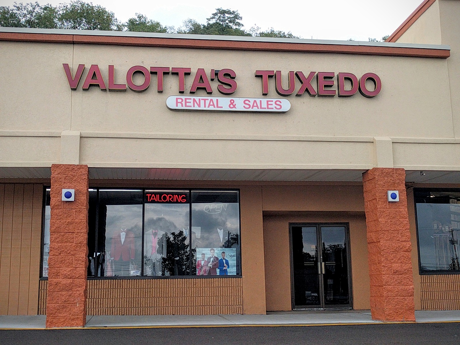 Valotta's Tuxedo