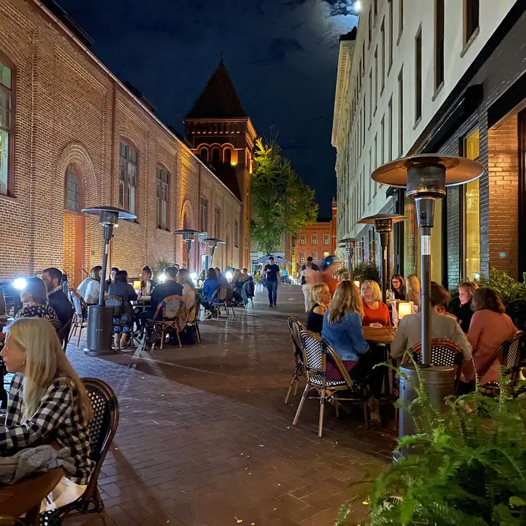 Photo credit: opentable