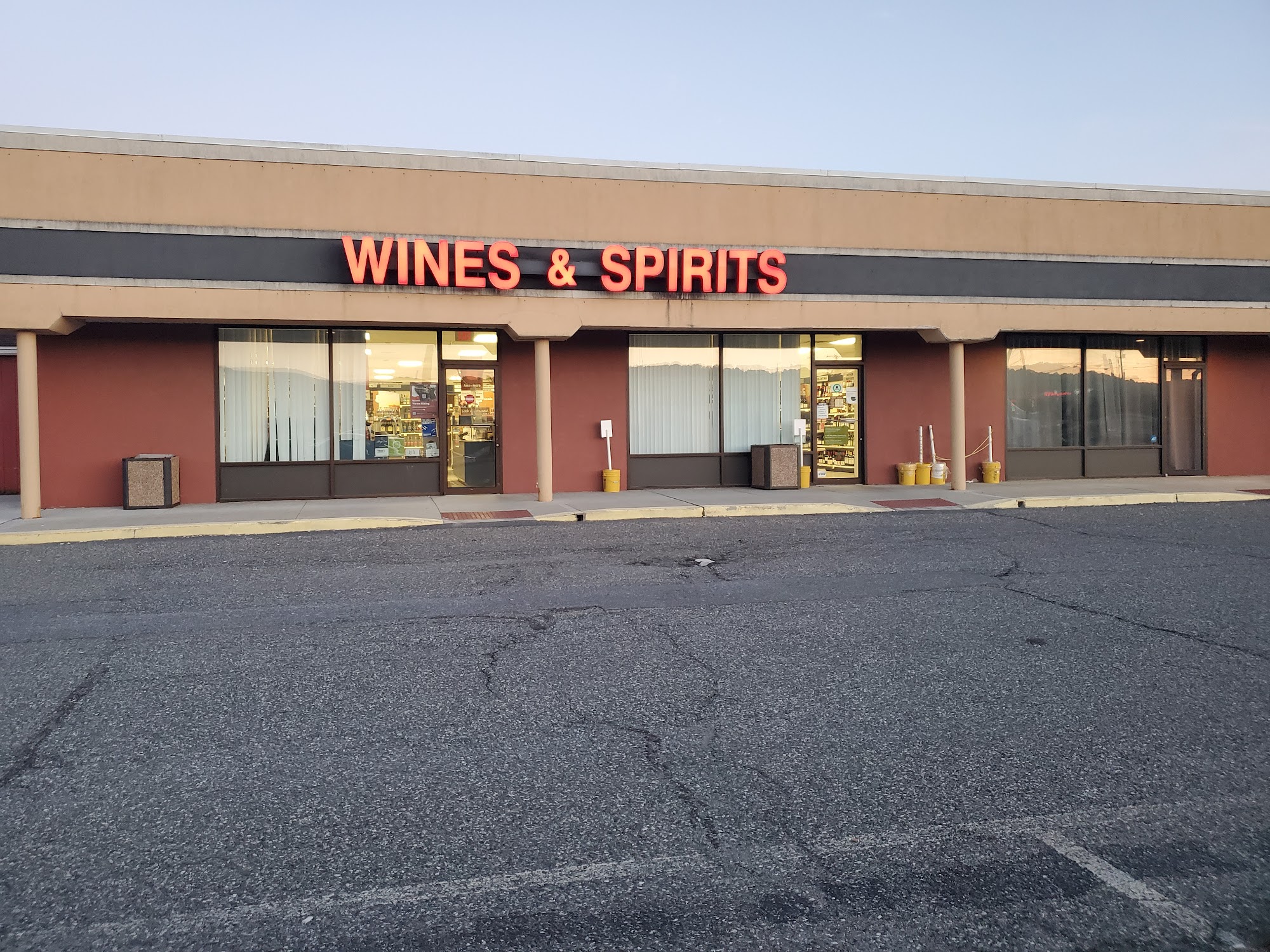 Fine Wine & Good Spirits #3618