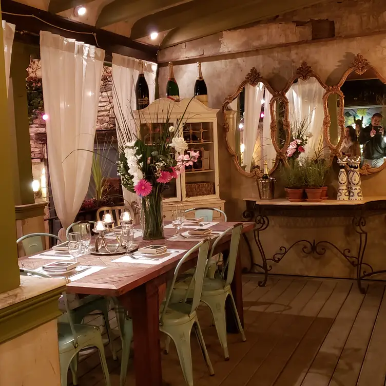 Photo credit: opentable