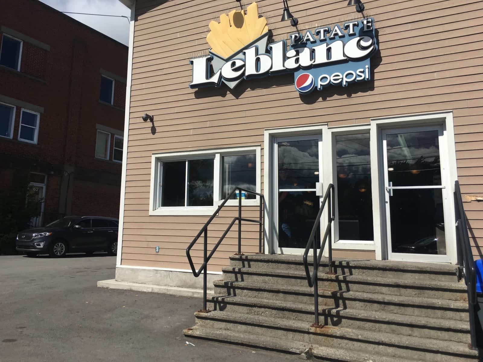 Photo credit: yellowpages.ca