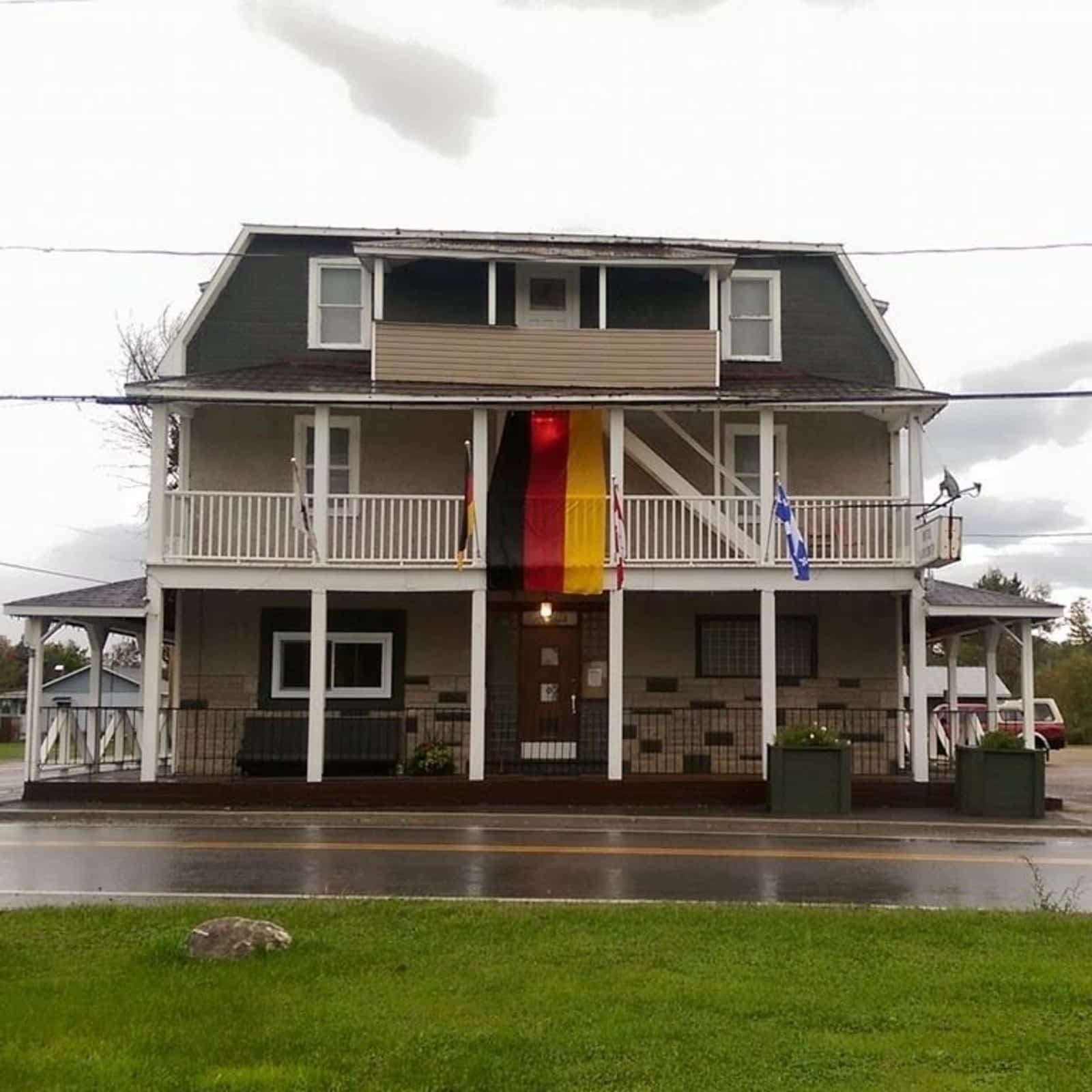 Photo credit: yellowpages.ca
