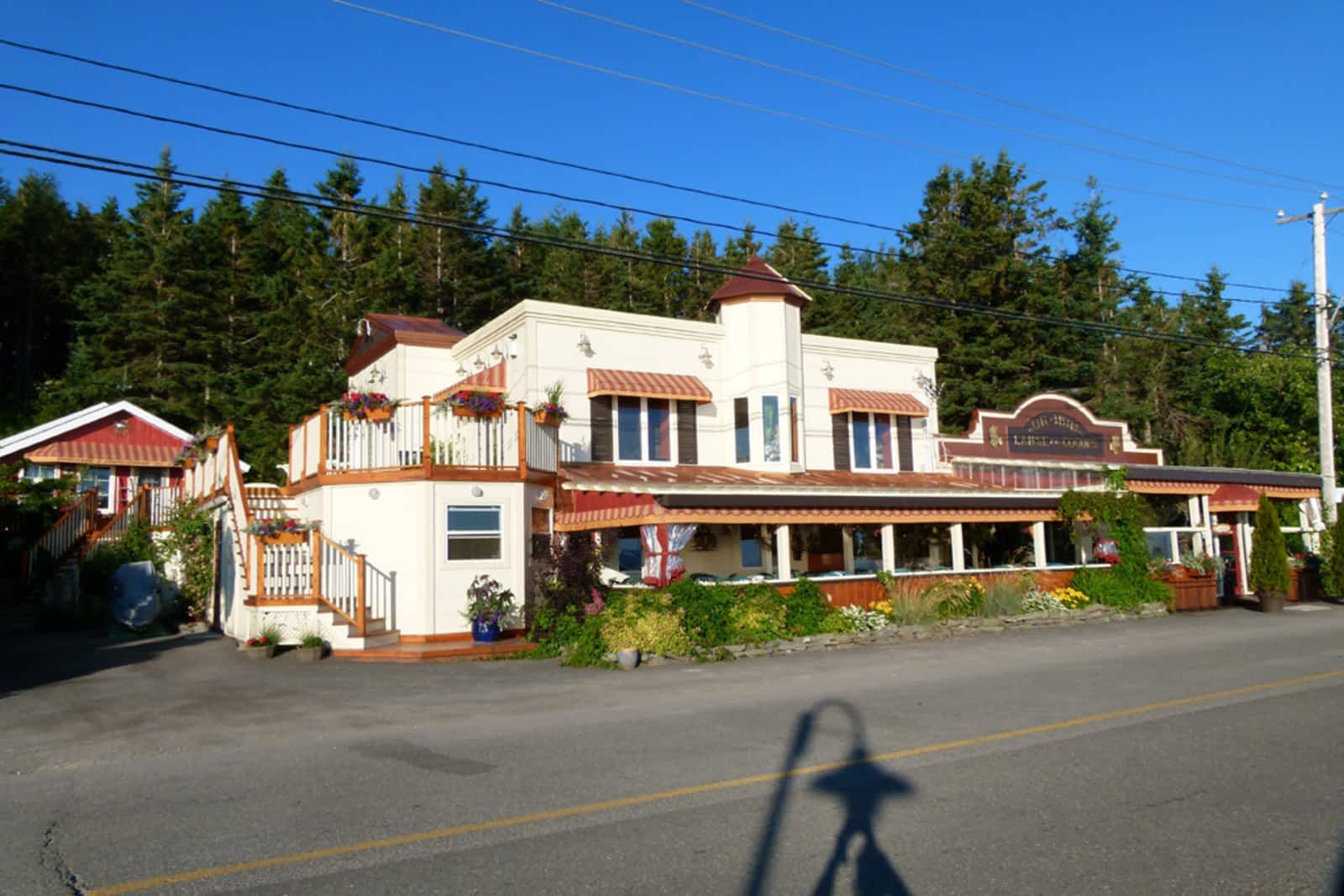 Photo credit: yellowpages.ca